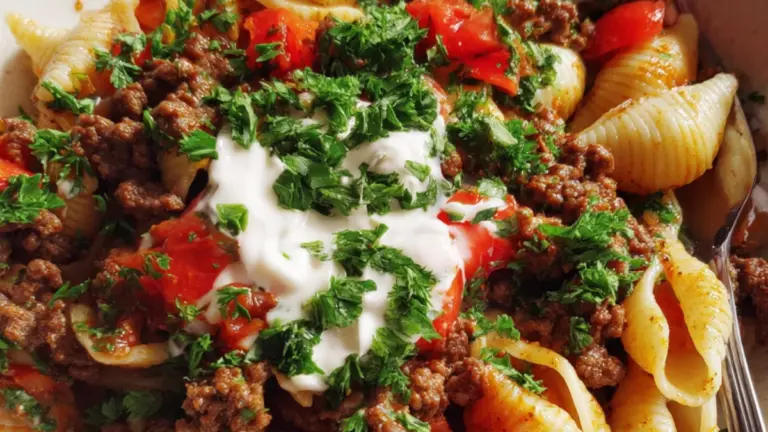 Tyrkisk pasta med yoghurt og smørsauce: den nemmeste hjemmelavede opskrift