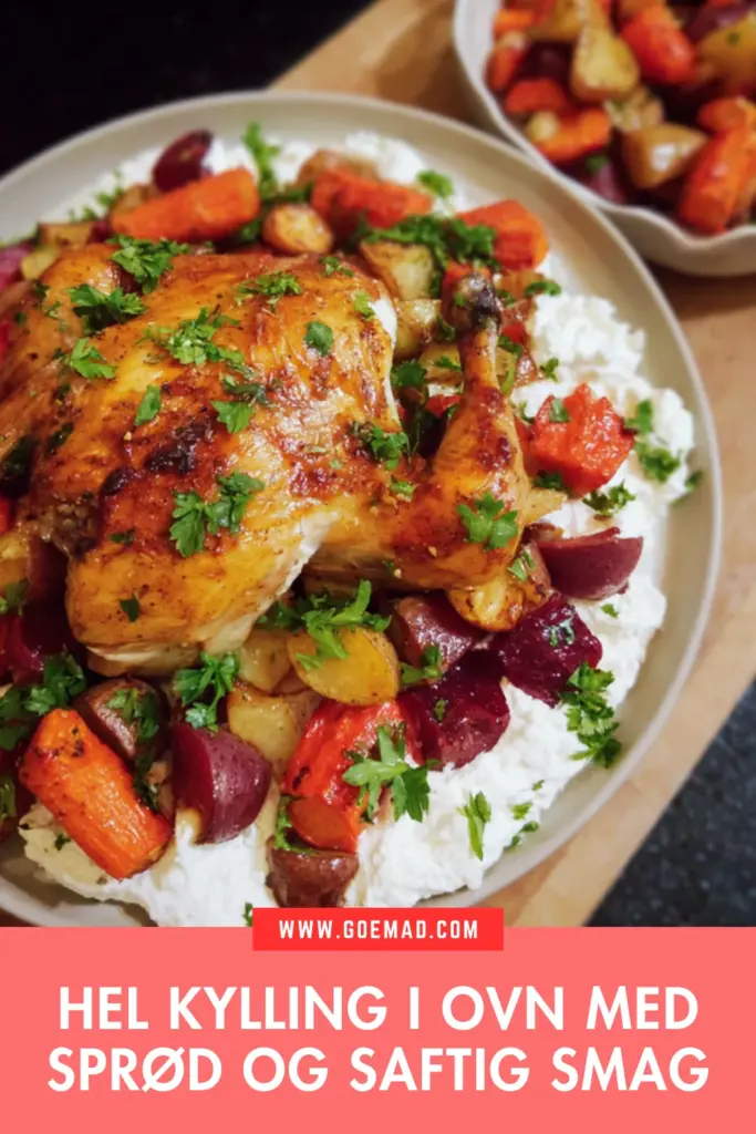 Saftig hel kylling i ovn serveret med bagte rodfrugter og fetacreme