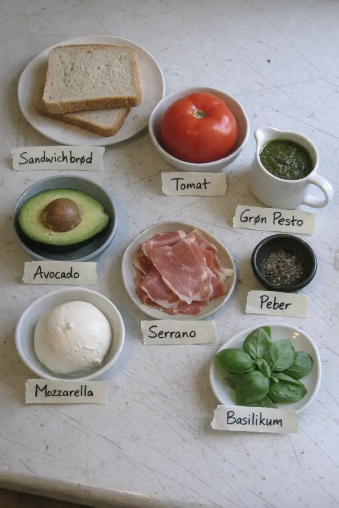 Serrano sandwich med pesto og friske ingredienser – nem hverdagsopskrift