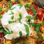 Pasta med tomatsauce og burrata: en nem opskrift med friske råvarer