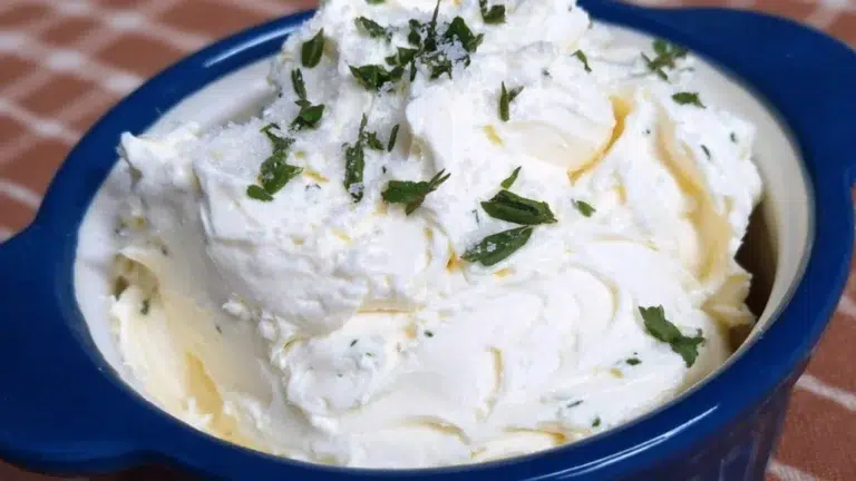 Hjemlavet pisket smør: den nemmeste opskrift med kun få ingredienser