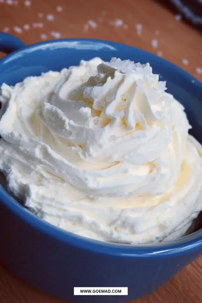 Hjemlavet pisket smør: den nemmeste opskrift med kun få ingredienser