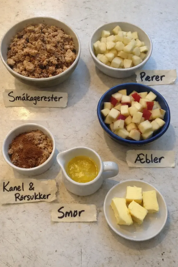Klassisk æblecrumble opskrift med sprød topping og bagt frugt