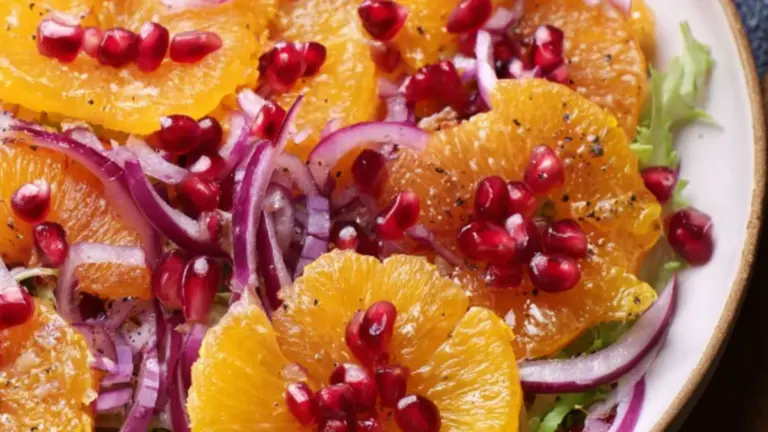 Nem appelsinsalat med få ingredienser og masser af smag