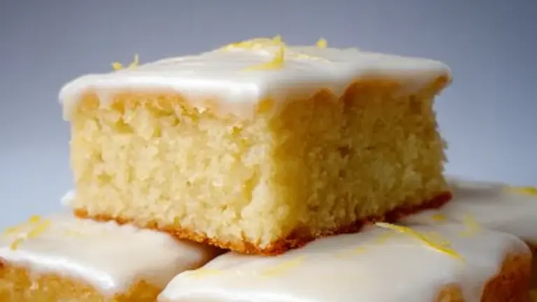 Citronkage med marcipan: sådan får du en saftig og luftig kage hver gang