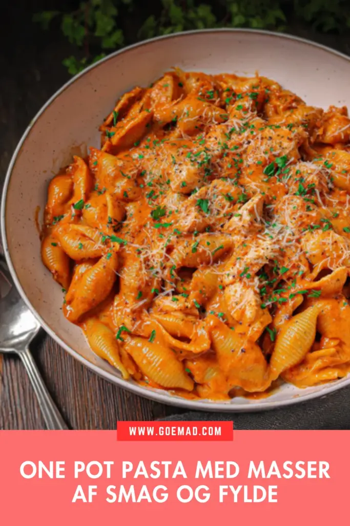 One pot pasta med kylling, bacon og cremet tomatsauce