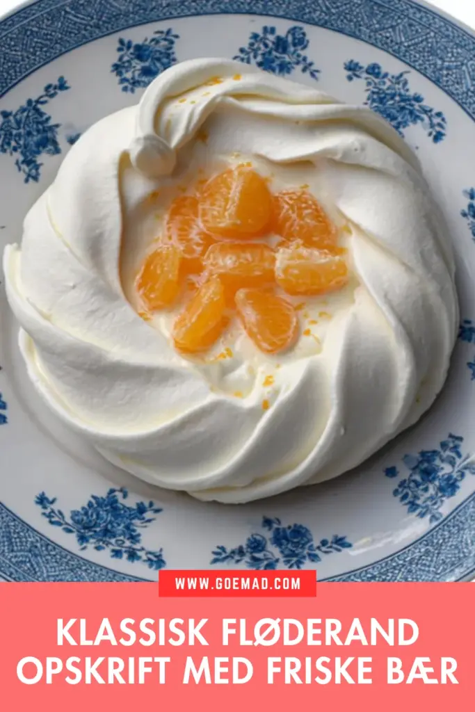Klassisk fløderand opskrift med friske bær: sådan laver du den perfekte dessert
