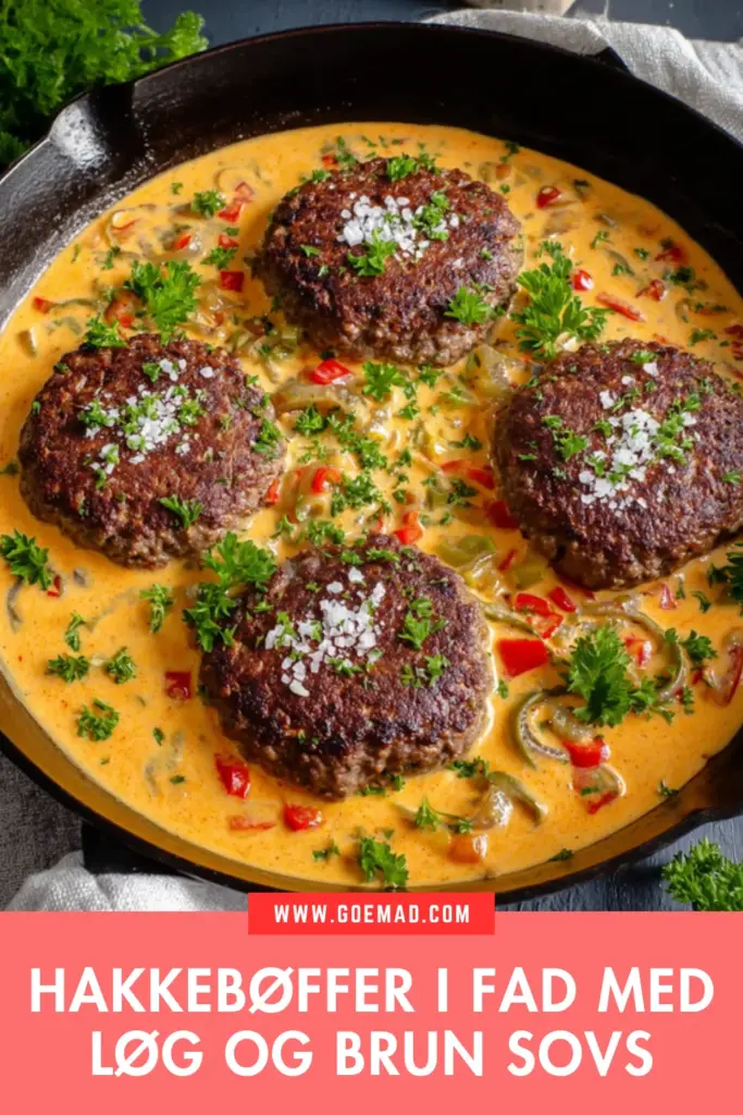 Hakkebøffer i fad med løg og brun sovs: den klassiske opskrift du vil lave igen og igen