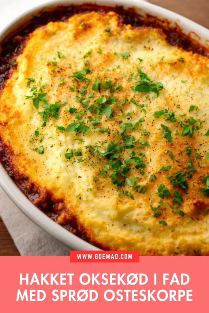 Hakket oksekød i fad med blomkålsmos og rasp: enkel aftensmad der samler sig selv