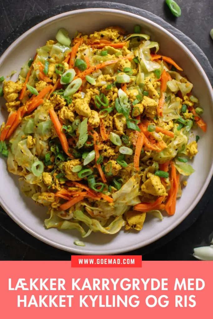 Smagfuld karrygryde med hakket kylling og sprød spidskål