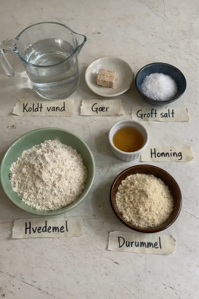 Koldhævede boller med sprød skorpe: sådan gør jeg det