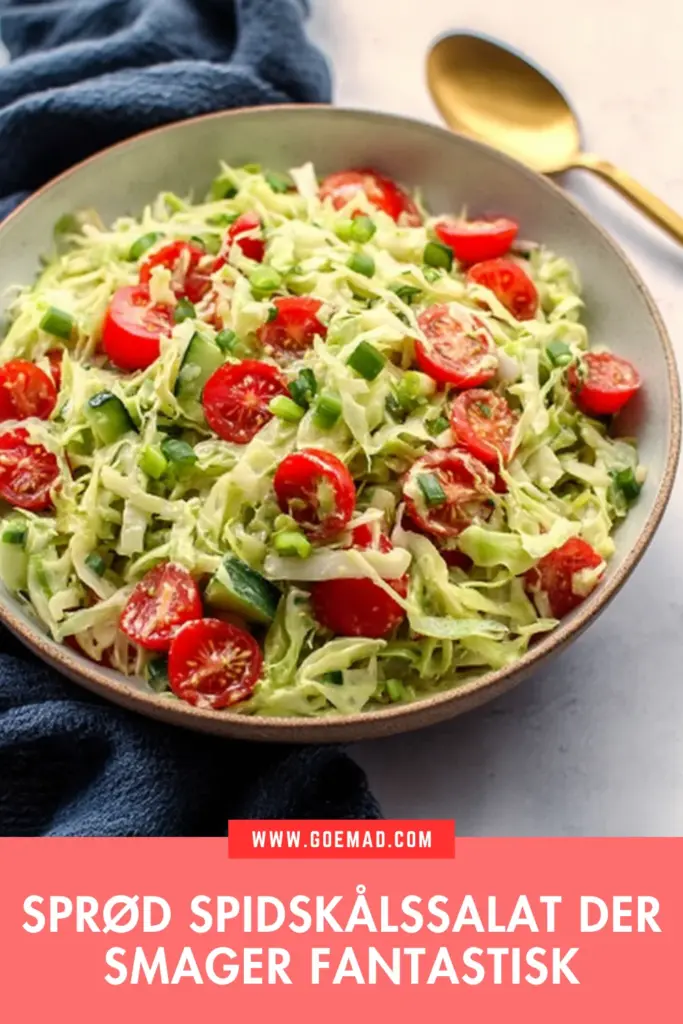 Spidskålssalat med avocado og creme fraiche: sprød, cremet og fuld af smag