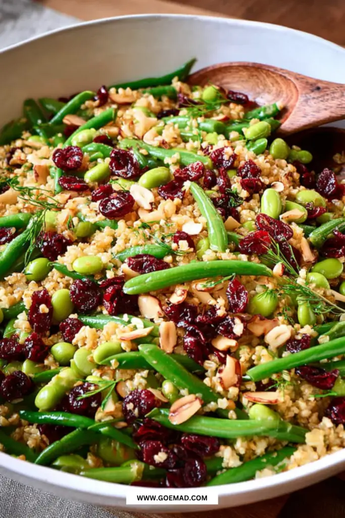 Frisk mukimame salat med bulgur og sprøde mandler