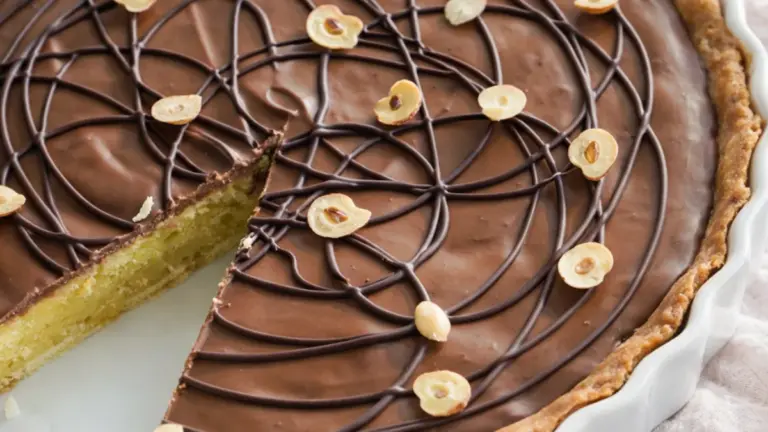 Nem nougattærte med marcipanfyld: sådan laver jeg den derhjemme