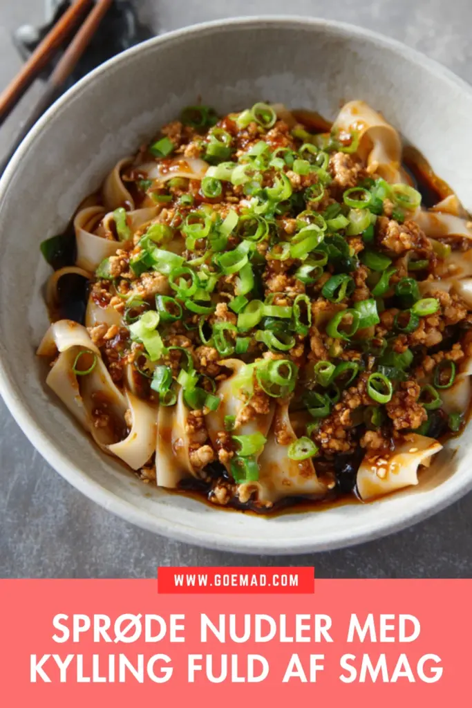 Sprøde nudler med kylling: nem opskrift fuld af smag