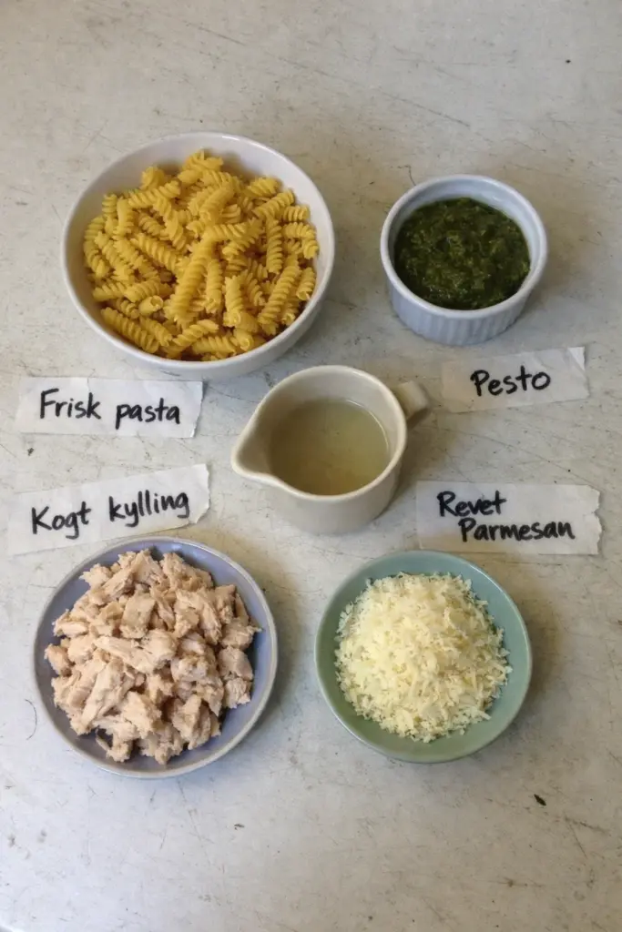 Nem pasta med pesto: sådan laver du den bedste version derhjemme