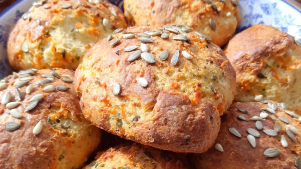 Skyrboller med gulerødder: nem opskrift uden gær der virker hver gang