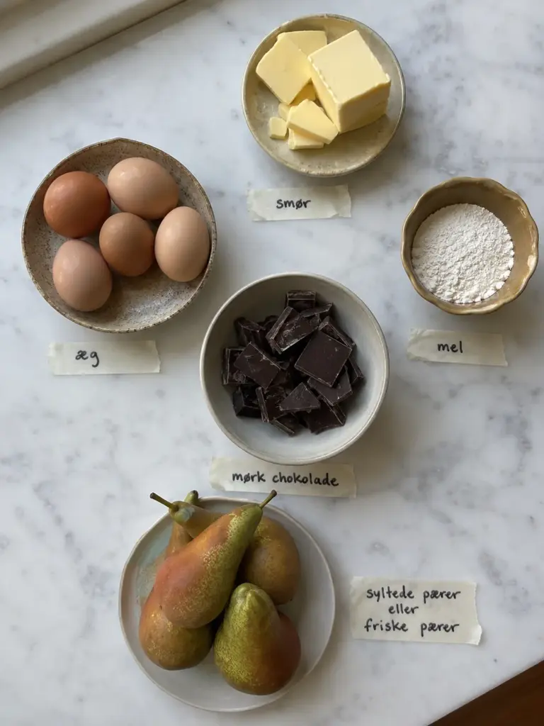 Nem chokoladekage med pærer: en saftig opskrift fuld af smag