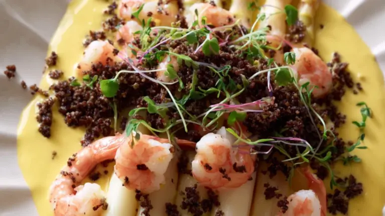 Hvide asparges tilberedt perfekt hver gang: klassisk opskrift med hollandaise