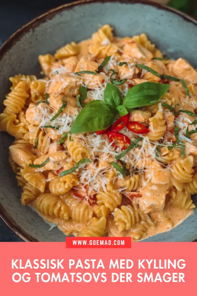 Pasta med kylling og tomatsovs: nem hverdagsret der altid smager godt