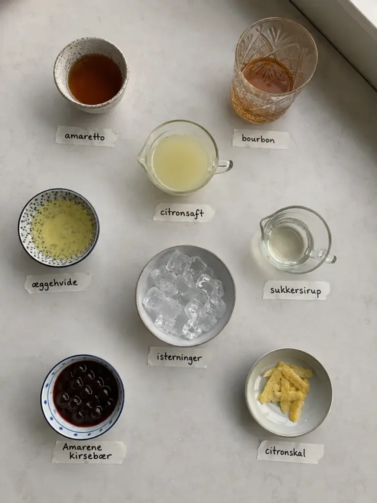 Amaretto sour: den klassiske cocktail med den perfekte balance