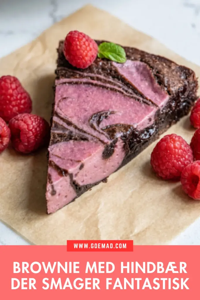 Brownie med hindbær: den bedste opskrift med cremet cheesecake swirl